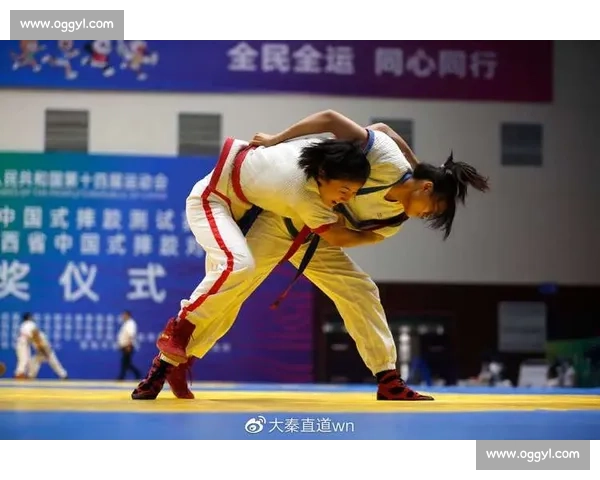 摔跤比赛判罚引发激烈争议各方观点持续发酵